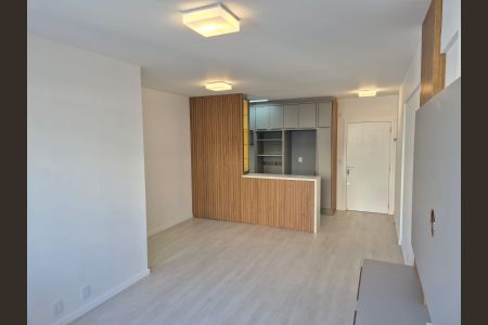 Sala de apartamento para alugar com 2 quartos, 70m² em Centro, Florianópolis