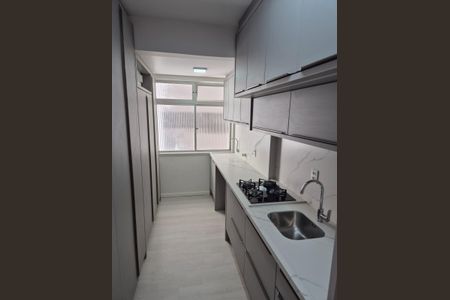 Cozinha de apartamento para alugar com 2 quartos, 70m² em Centro, Florianópolis