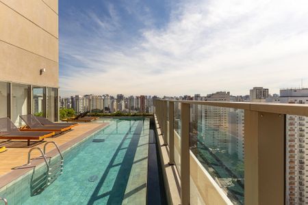Studio para alugar com 28m², 1 quarto e sem vaga Studio para alugar com 28m², 1 quarto e sem vagaÁrea comum - Piscina