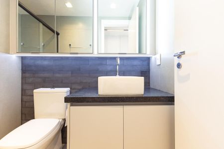 Studio para alugar com 28m², 1 quarto e sem vaga Studio para alugar com 28m², 1 quarto e sem vagaBanheiro