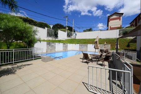 Apartamento para alugar com 60m², 2 quartos e 1 vaga Apartamento para alugar com 60m², 2 quartos e 1 vagaÁrea comum - Piscina