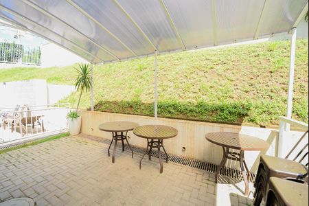 Apartamento para alugar com 60m², 2 quartos e 1 vaga Apartamento para alugar com 60m², 2 quartos e 1 vagaÁrea comum - Churrasqueira