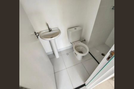 Apartamento à venda com 32m², 2 quartos e sem vaga Apartamento à venda com 32m², 2 quartos e sem vagaBanheiro