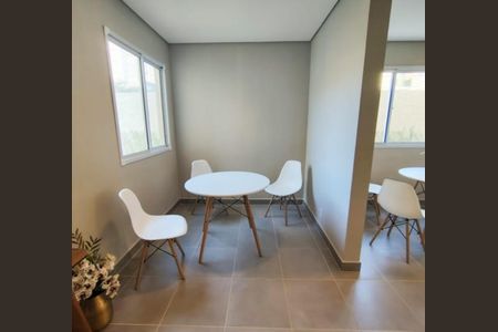 Apartamento à venda com 32m², 2 quartos e sem vaga Apartamento à venda com 32m², 2 quartos e sem vagaÁrea de Convivência