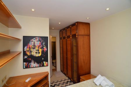 Apartamento à venda com 76m², 2 quartos e 2 vagas Apartamento à venda com 76m², 2 quartos e 2 vagasSuíte