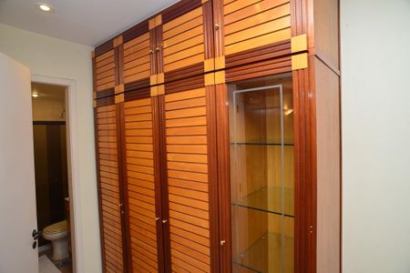 Apartamento à venda com 76m², 2 quartos e 2 vagas Apartamento à venda com 76m², 2 quartos e 2 vagasSuíte
