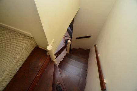 Apartamento à venda com 76m², 2 quartos e 2 vagas Apartamento à venda com 76m², 2 quartos e 2 vagasEscada Segundo Piso