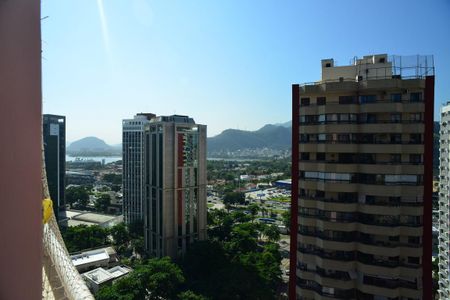 Apartamento à venda com 76m², 2 quartos e 2 vagas Apartamento à venda com 76m², 2 quartos e 2 vagasVaranda