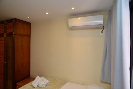 Apartamento à venda com 76m², 2 quartos e 2 vagas Apartamento à venda com 76m², 2 quartos e 2 vagasSuíte