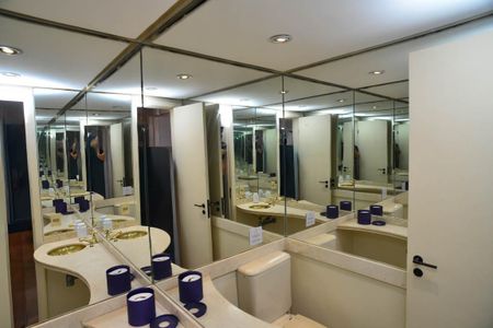 Apartamento à venda com 76m², 2 quartos e 2 vagas Apartamento à venda com 76m², 2 quartos e 2 vagasLavabo
