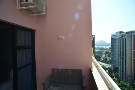 Apartamento à venda com 76m², 2 quartos e 2 vagas Apartamento à venda com 76m², 2 quartos e 2 vagasVaranda