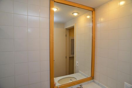 Apartamento à venda com 76m², 2 quartos e 2 vagas Apartamento à venda com 76m², 2 quartos e 2 vagasBanheiro Suíte