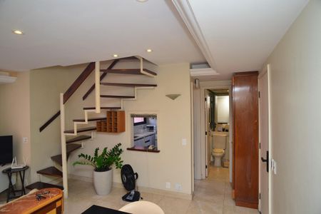 Sala de apartamento para alugar com 2 quartos, 76m² em Barra da Tijuca, Rio de Janeiro