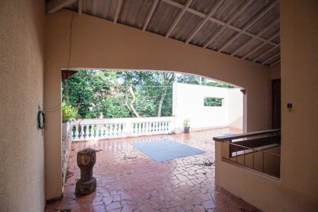 Casa para alugar com 200m², 3 quartos e 3 vagas Casa para alugar com 200m², 3 quartos e 3 vagasVaranda
