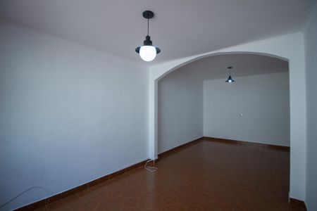 Casa para alugar com 200m², 3 quartos e 3 vagas Casa para alugar com 200m², 3 quartos e 3 vagasSala