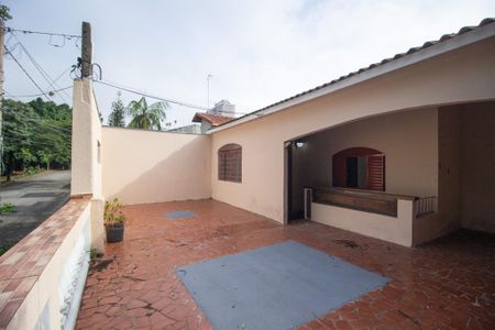 Casa para alugar com 200m², 3 quartos e 3 vagas Casa para alugar com 200m², 3 quartos e 3 vagasVaranda