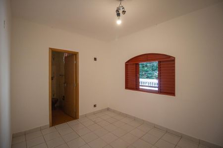 Casa para alugar com 200m², 3 quartos e 3 vagas Casa para alugar com 200m², 3 quartos e 3 vagasSuíte