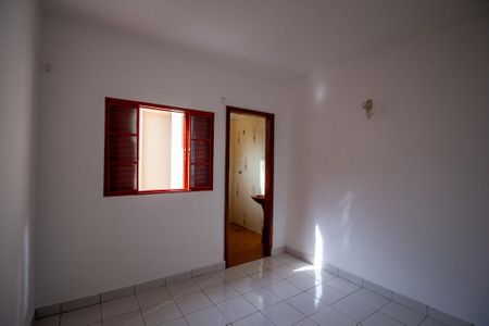 Casa para alugar com 200m², 3 quartos e 3 vagas Casa para alugar com 200m², 3 quartos e 3 vagasSuíte 2