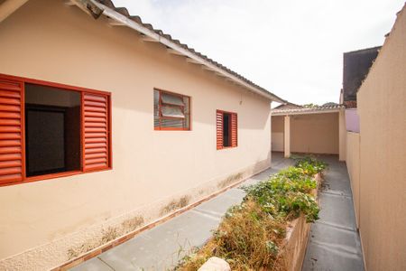 Casa para alugar com 200m², 3 quartos e 3 vagas Casa para alugar com 200m², 3 quartos e 3 vagasCorredor Lateral