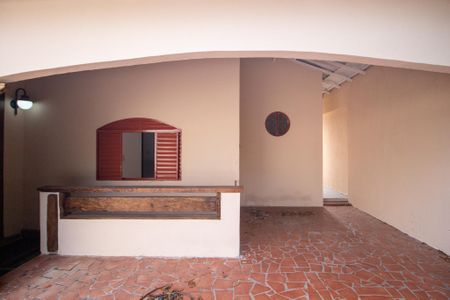 Casa para alugar com 200m², 3 quartos e 3 vagas Casa para alugar com 200m², 3 quartos e 3 vagasVaranda