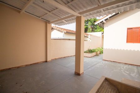 Casa para alugar com 200m², 3 quartos e 3 vagas Casa para alugar com 200m², 3 quartos e 3 vagasQuintal