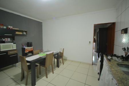 Casa à venda com 344m², 1 quarto e 4 vagasCozinha 