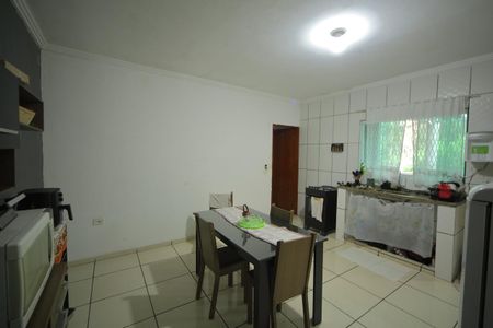 Casa à venda com 344m², 1 quarto e 4 vagasCozinha 