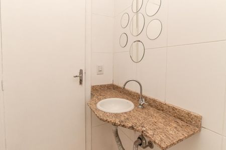 Casa de condomínio à venda com 108m², 3 quartos e 2 vagas Casa de condomínio à venda com 108m², 3 quartos e 2 vagasBanheiro