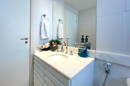 Apartamento para alugar com 100m², 3 quartos e 2 vagas Apartamento para alugar com 100m², 3 quartos e 2 vagasBanheiro