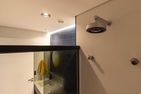 Apartamento à venda com 70m², 2 quartos e 1 vaga Apartamento à venda com 70m², 2 quartos e 1 vagaBanheiro