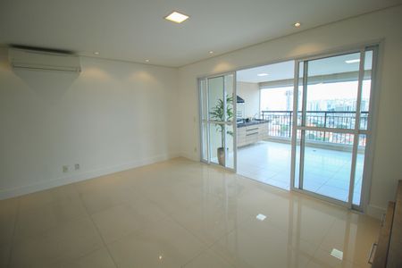 Apartamento para alugar com 2 quartos, 85m² em Vila Bertioga, São Paulo