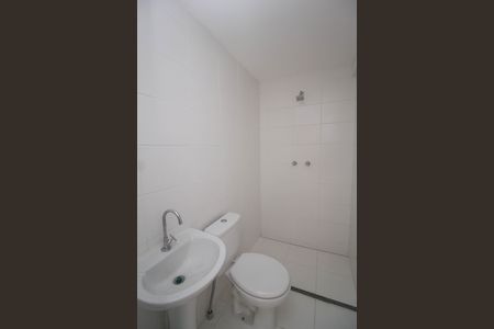 Banheiro de apartamento para alugar com 1 quarto, 30m² em Vila Albertina, São Paulo
