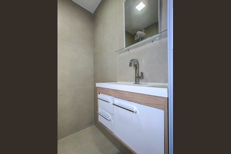 Banheiro  de apartamento à venda com 1 quarto, 32m² em Tijuca, Rio de Janeiro