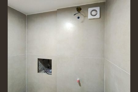 Apartamento para alugar com 32m², 1 quarto e sem vaga Apartamento para alugar com 32m², 1 quarto e sem vagaBanheiro social