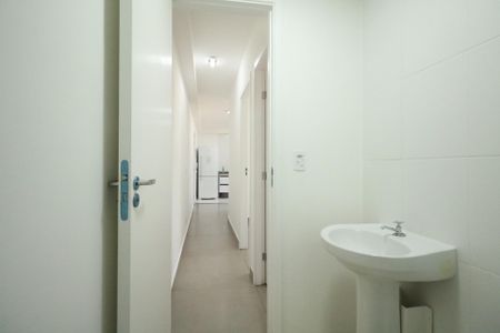 Apartamento para alugar com 43m², 2 quartos e sem vaga Apartamento para alugar com 43m², 2 quartos e sem vagaBanheiro