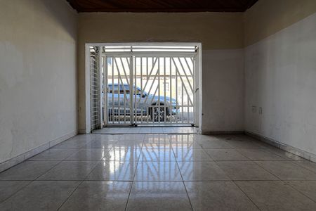 Casa para alugar com 128m², 3 quartos e 1 vaga Casa para alugar com 128m², 3 quartos e 1 vagaGaragem