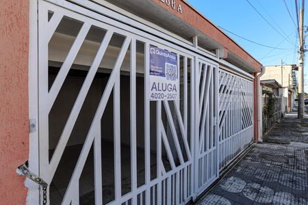 Casa para alugar com 128m², 3 quartos e 1 vaga Casa para alugar com 128m², 3 quartos e 1 vagaFachada