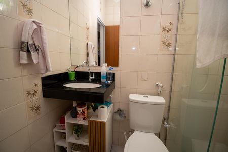 Banheiro da Suíte de casa à venda com 3 quartos, 225m² em Colorado, Contagem