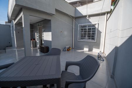 Casa à venda com 225m², 3 quartos e 6 vagas Casa à venda com 225m², 3 quartos e 6 vagasÁrea comum