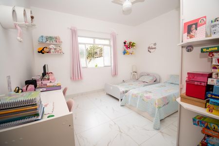 Casa à venda com 225m², 3 quartos e 6 vagas Casa à venda com 225m², 3 quartos e 6 vagasQuarto 2
