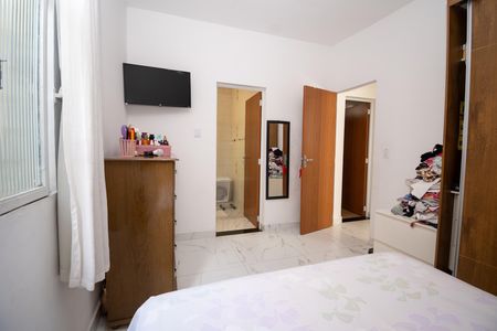 Casa à venda com 225m², 3 quartos e 6 vagas Casa à venda com 225m², 3 quartos e 6 vagasQuarto Suíte