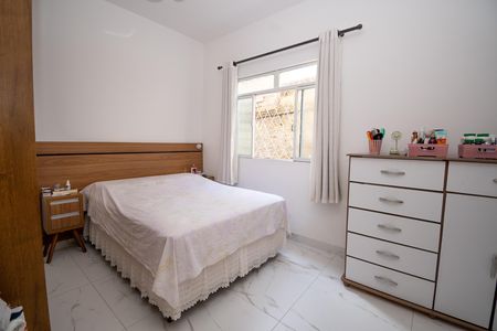 Quarto Suíte de casa à venda com 3 quartos, 225m² em Colorado, Contagem