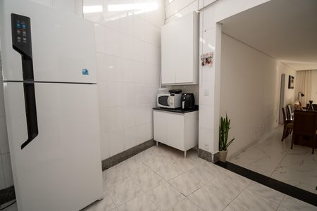 Casa à venda com 225m², 3 quartos e 6 vagas Casa à venda com 225m², 3 quartos e 6 vagasCozinha