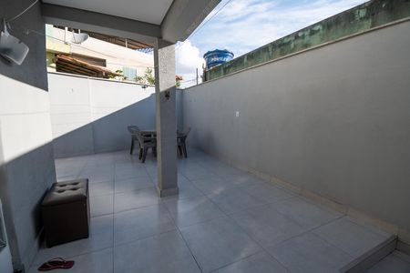 Casa à venda com 225m², 3 quartos e 6 vagas Casa à venda com 225m², 3 quartos e 6 vagasÁrea comum