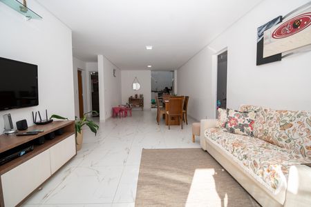 Sala de casa à venda com 3 quartos, 225m² em Colorado, Contagem
