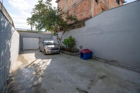Casa à venda com 225m², 3 quartos e 6 vagas Casa à venda com 225m², 3 quartos e 6 vagasGaragem