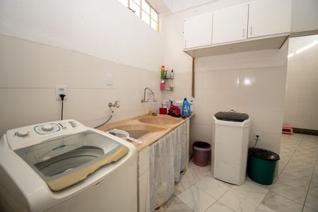 Casa à venda com 225m², 3 quartos e 6 vagas Casa à venda com 225m², 3 quartos e 6 vagasÁrea de Serviço