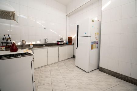 Casa à venda com 225m², 3 quartos e 6 vagas Casa à venda com 225m², 3 quartos e 6 vagasCozinha