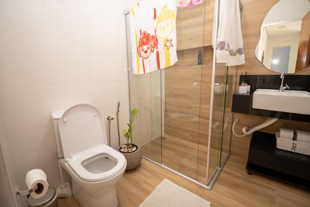 Casa à venda com 225m², 3 quartos e 6 vagas Casa à venda com 225m², 3 quartos e 6 vagasBanheiro