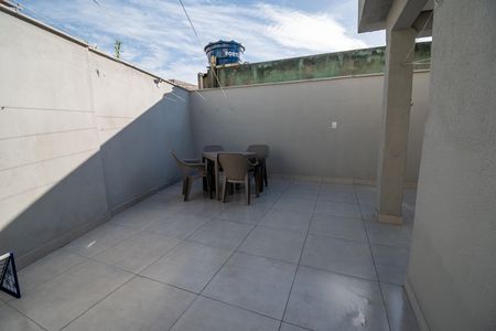 Casa à venda com 225m², 3 quartos e 6 vagas Casa à venda com 225m², 3 quartos e 6 vagasÁrea comum